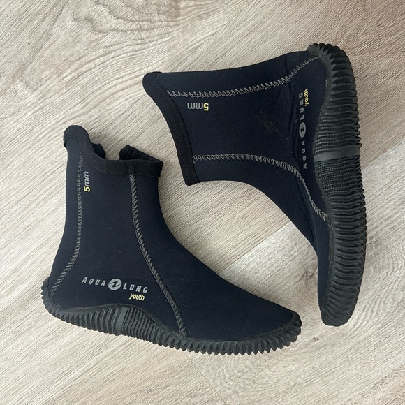 Aqua Lung Boot 5mm Echozip Youth us size 4 - Picture 1 of 3